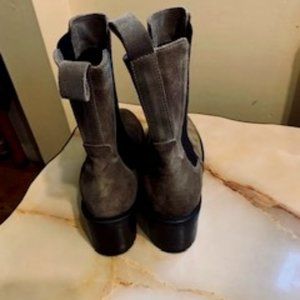 Emanuele Castro  Taupe Chelsea Leather Boots
